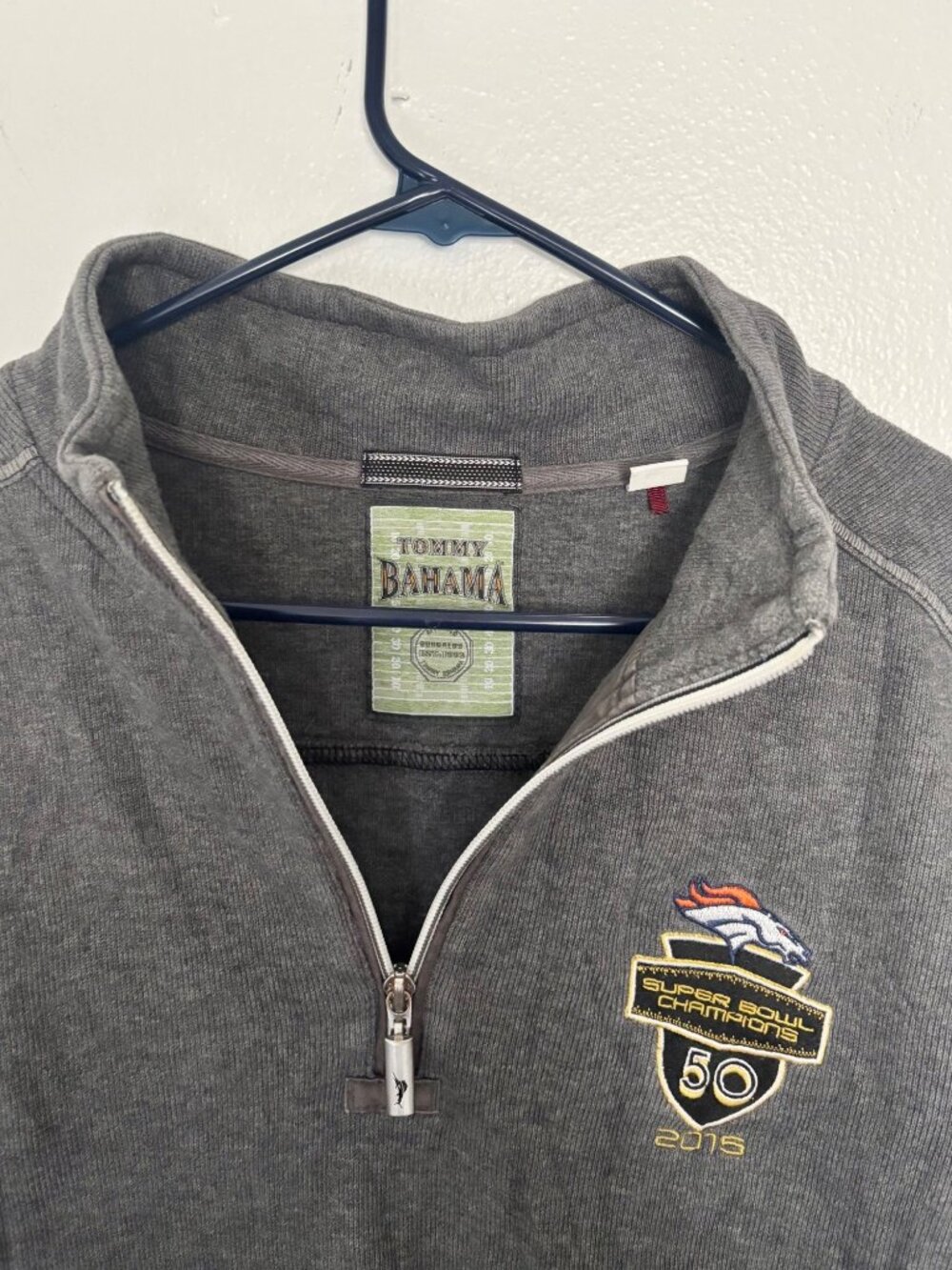 Tommy Bahama Denver Broncos Super Bowl 50 Champions 2015 Pullover L 1/4 Zip - Picture 2 of 6